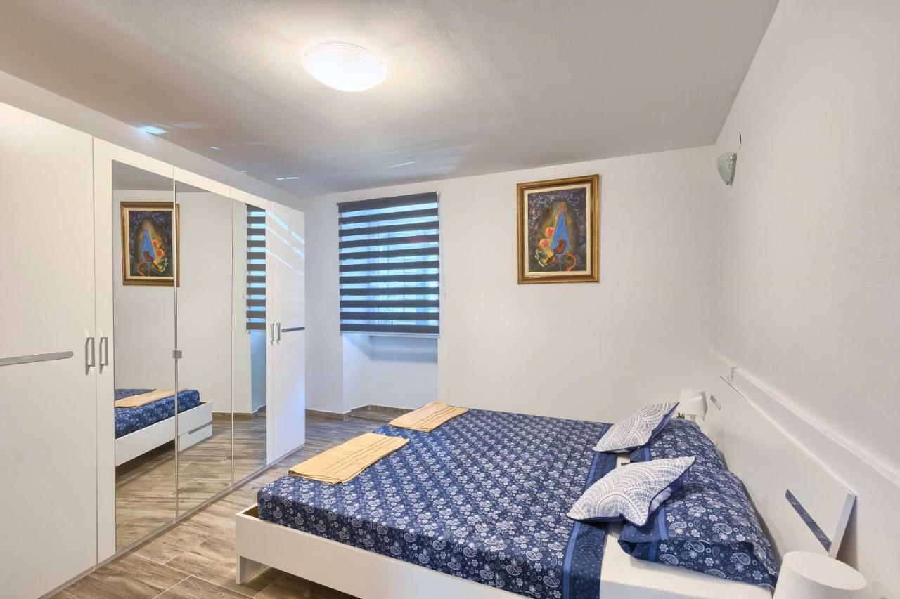 Old Town Apartments In City Center Πούλα Εξωτερικό φωτογραφία